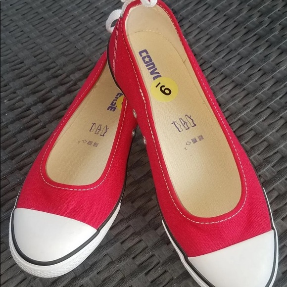 Converse size 9 red - Picture 1 of 5